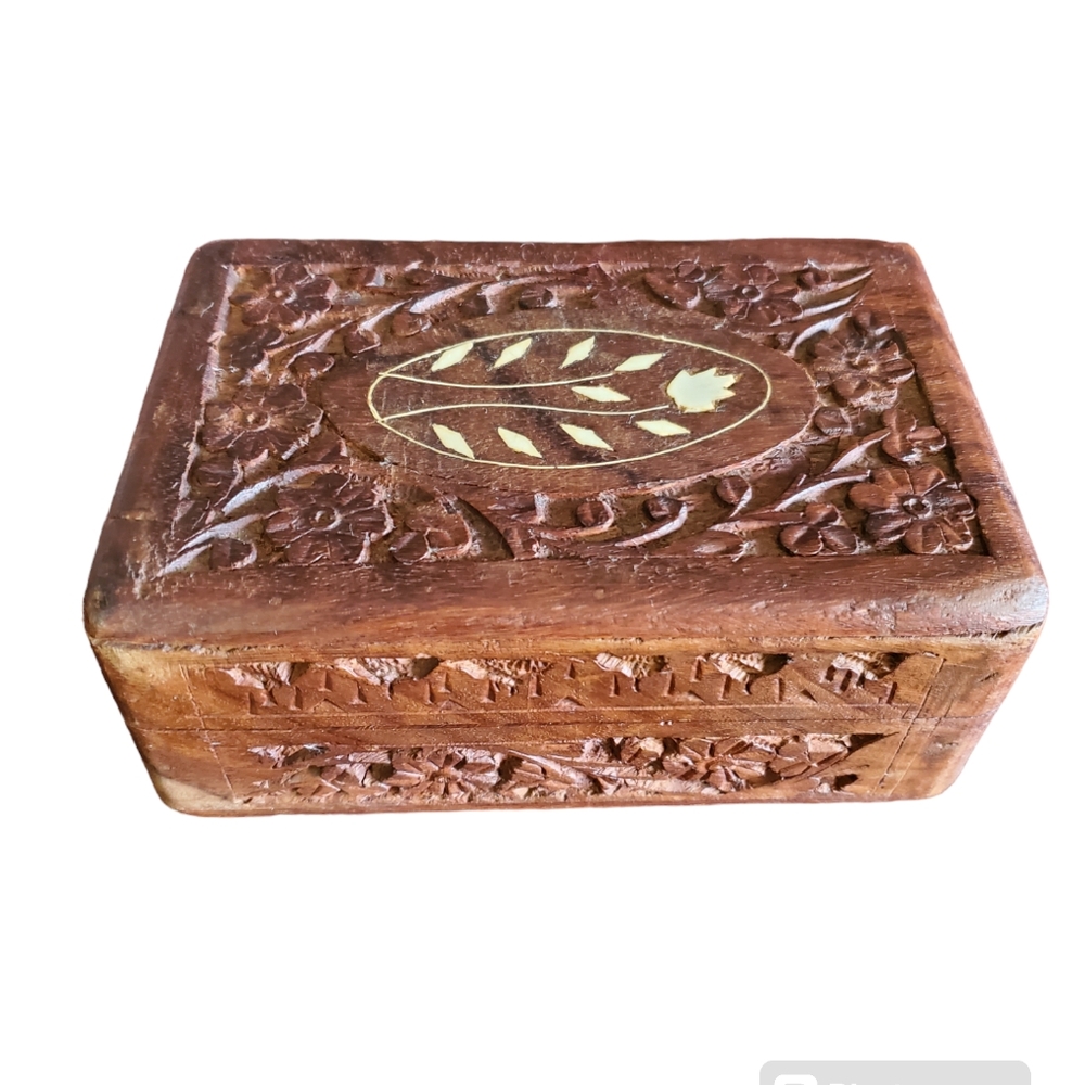 Hand carved wooden trinket/jewelry box with inlay, India, Vintage ~ Pre-Owned